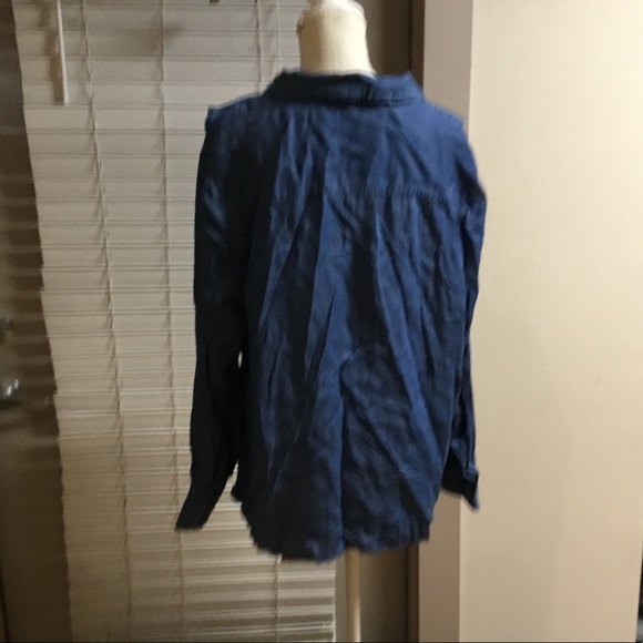 Linea Donna blue Button Down Shirt - Picture 2 of 3